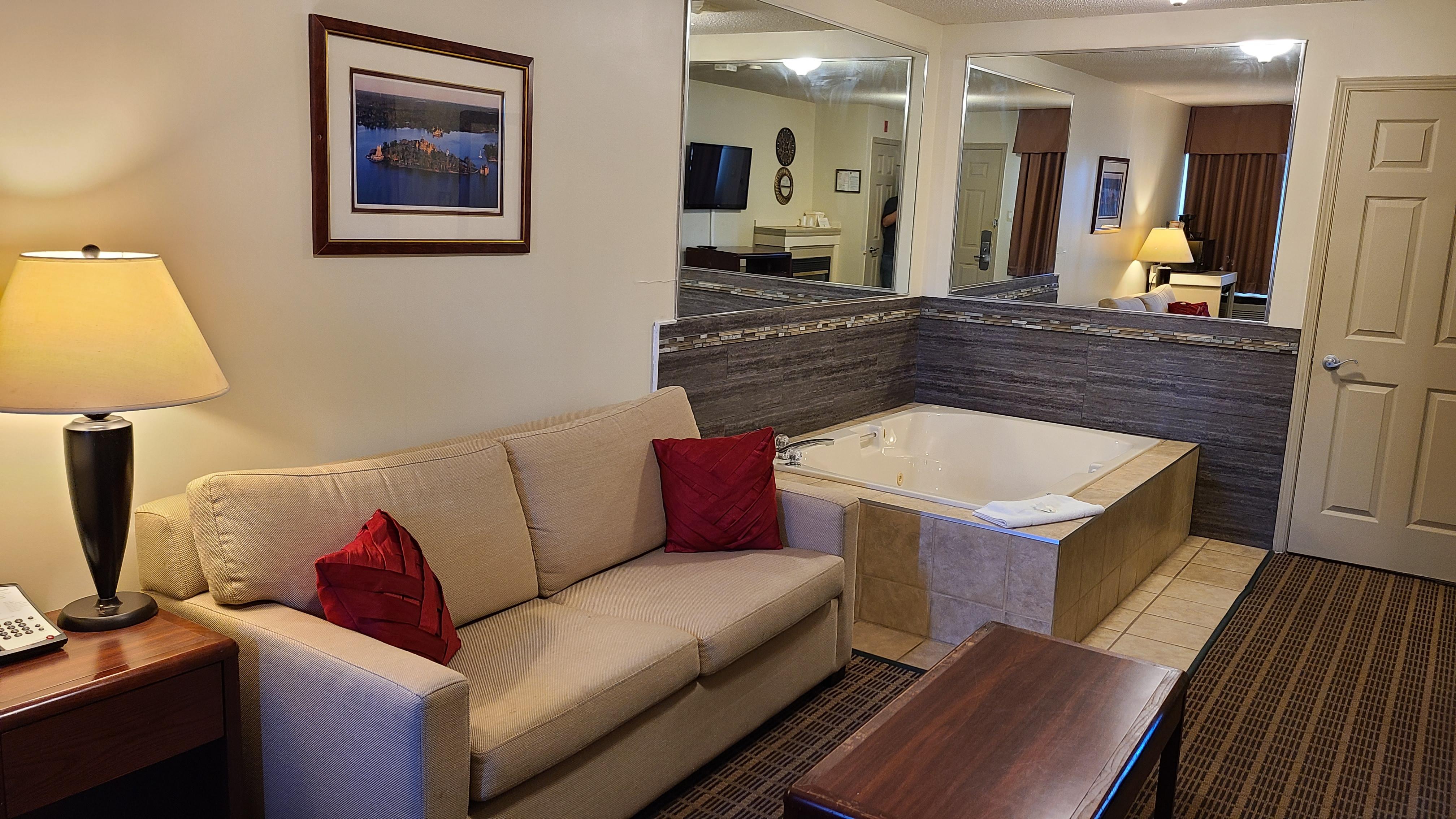 Quality Inn & Suites 1000 Islands Gananoque Extérieur photo