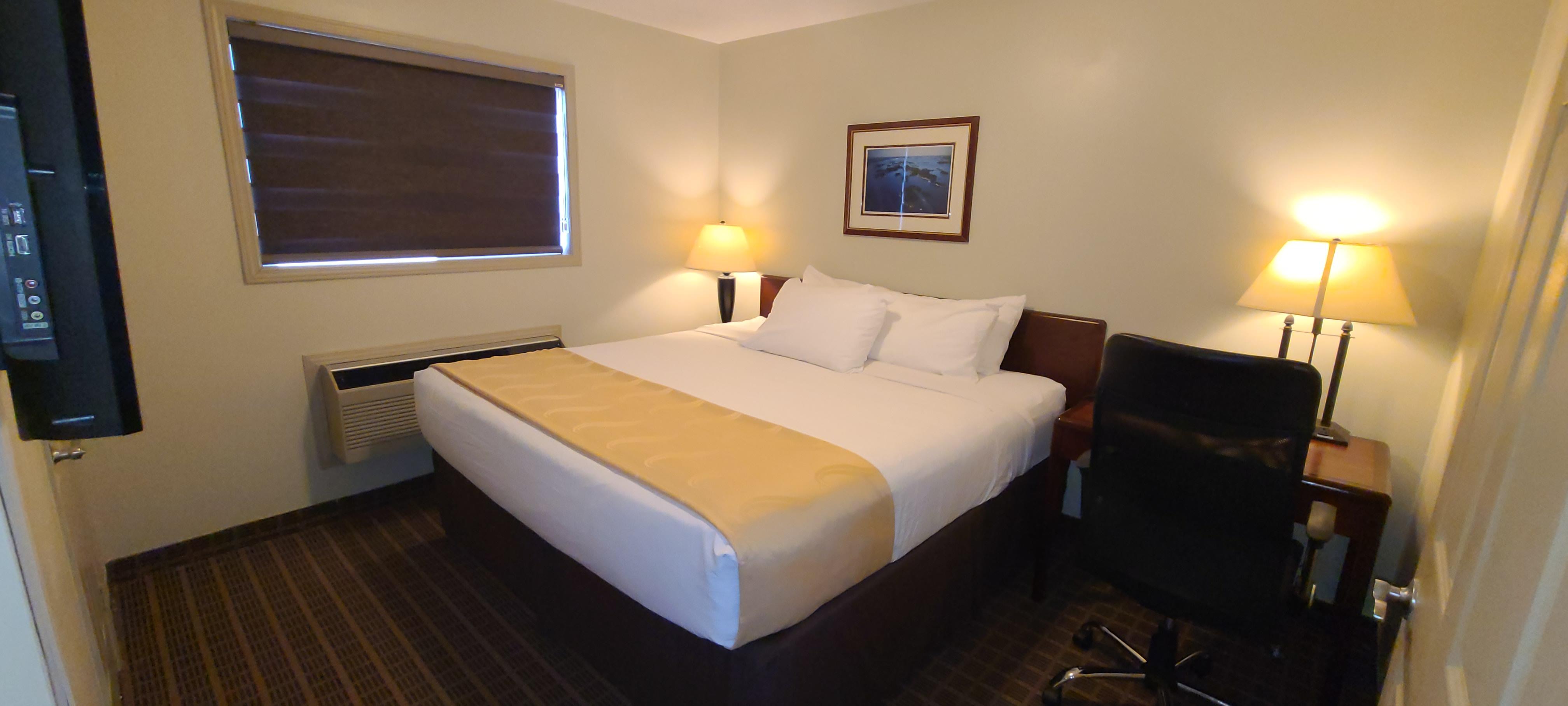 Quality Inn & Suites 1000 Islands Gananoque Extérieur photo