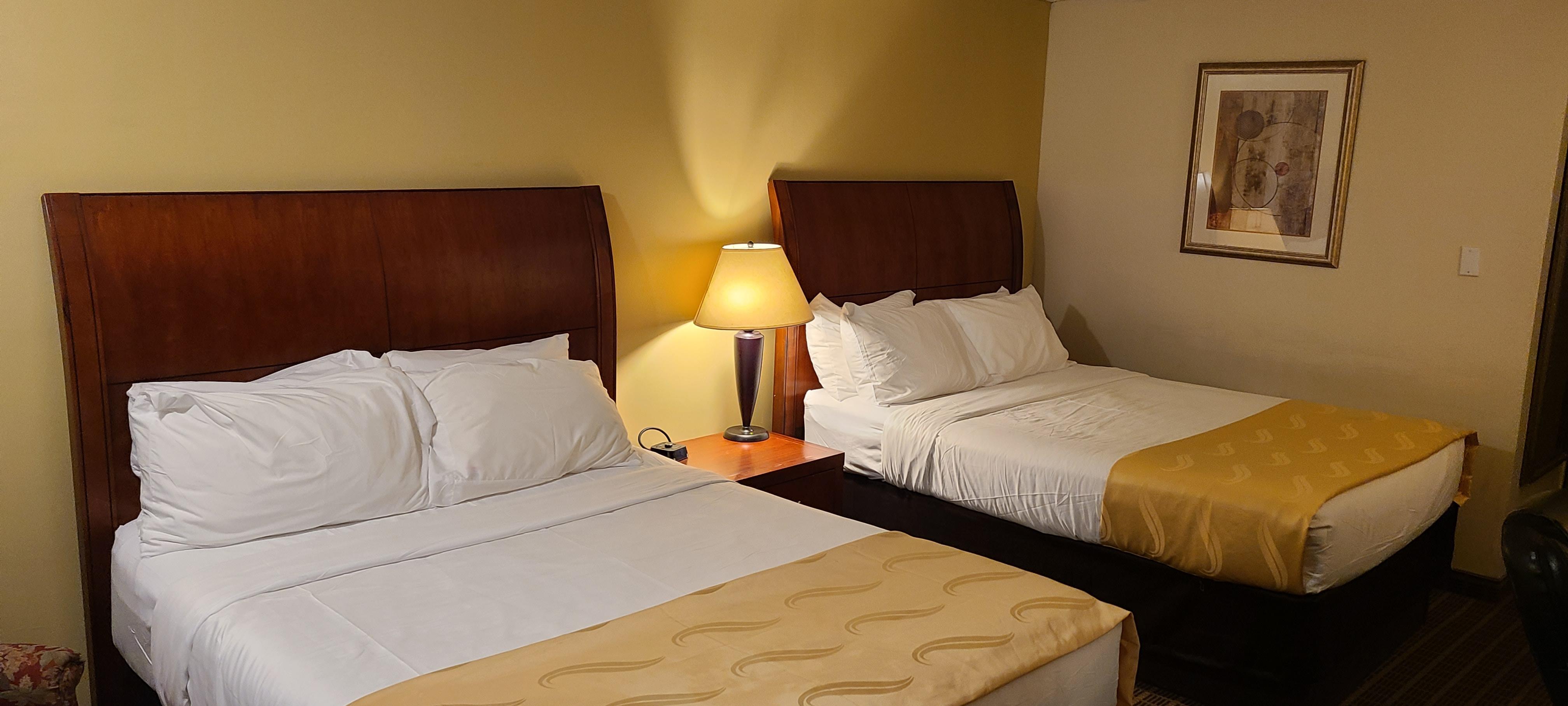 Quality Inn & Suites 1000 Islands Gananoque Extérieur photo