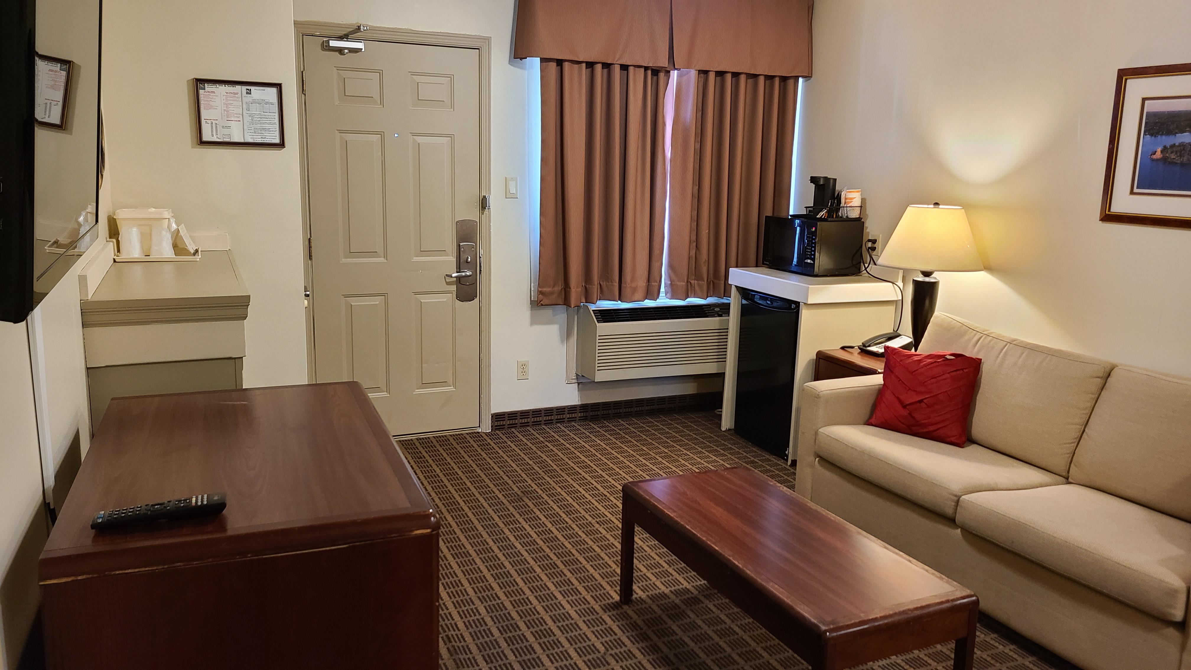 Quality Inn & Suites 1000 Islands Gananoque Extérieur photo