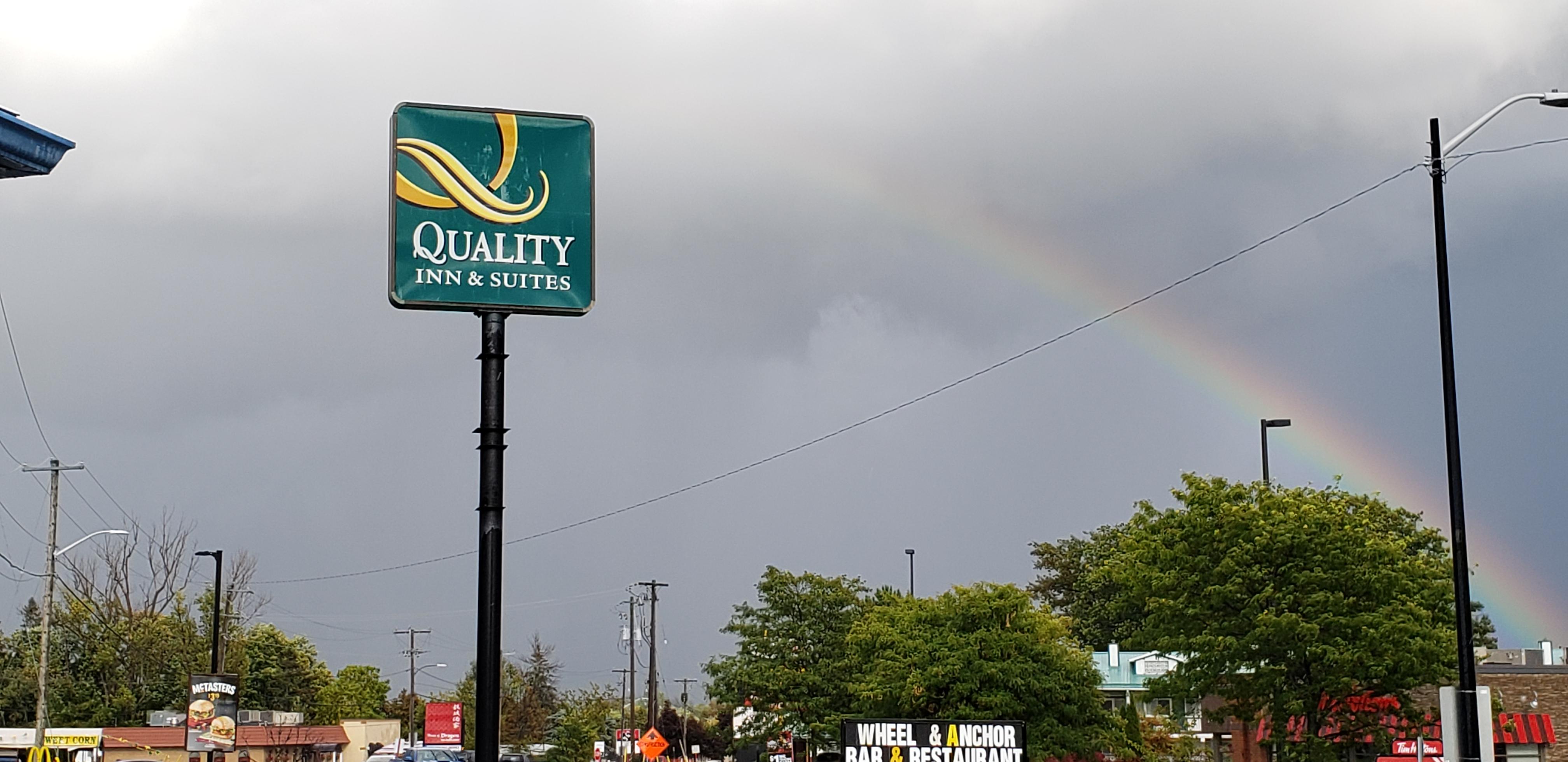 Quality Inn & Suites 1000 Islands Gananoque Extérieur photo