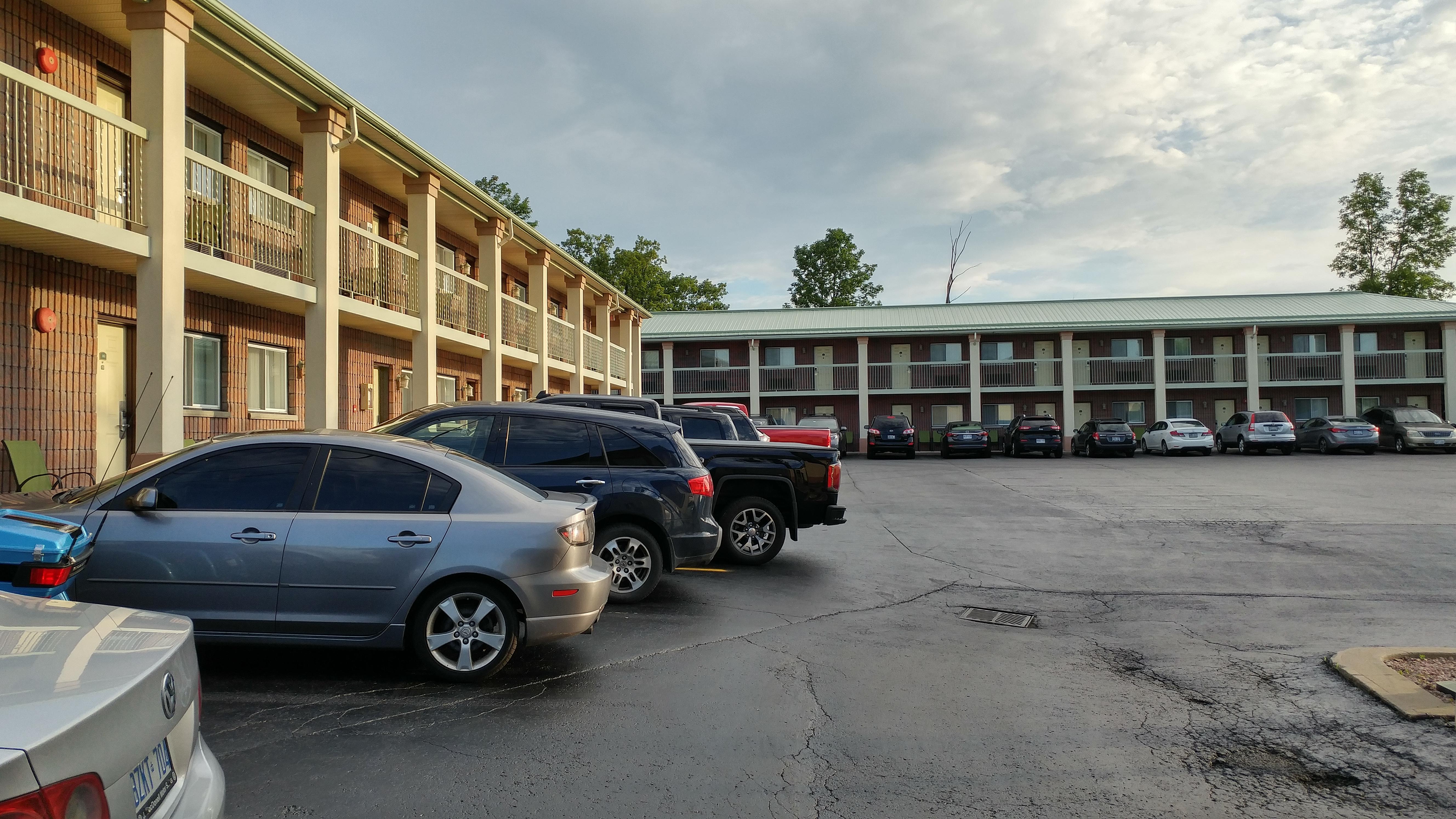 Quality Inn & Suites 1000 Islands Gananoque Extérieur photo
