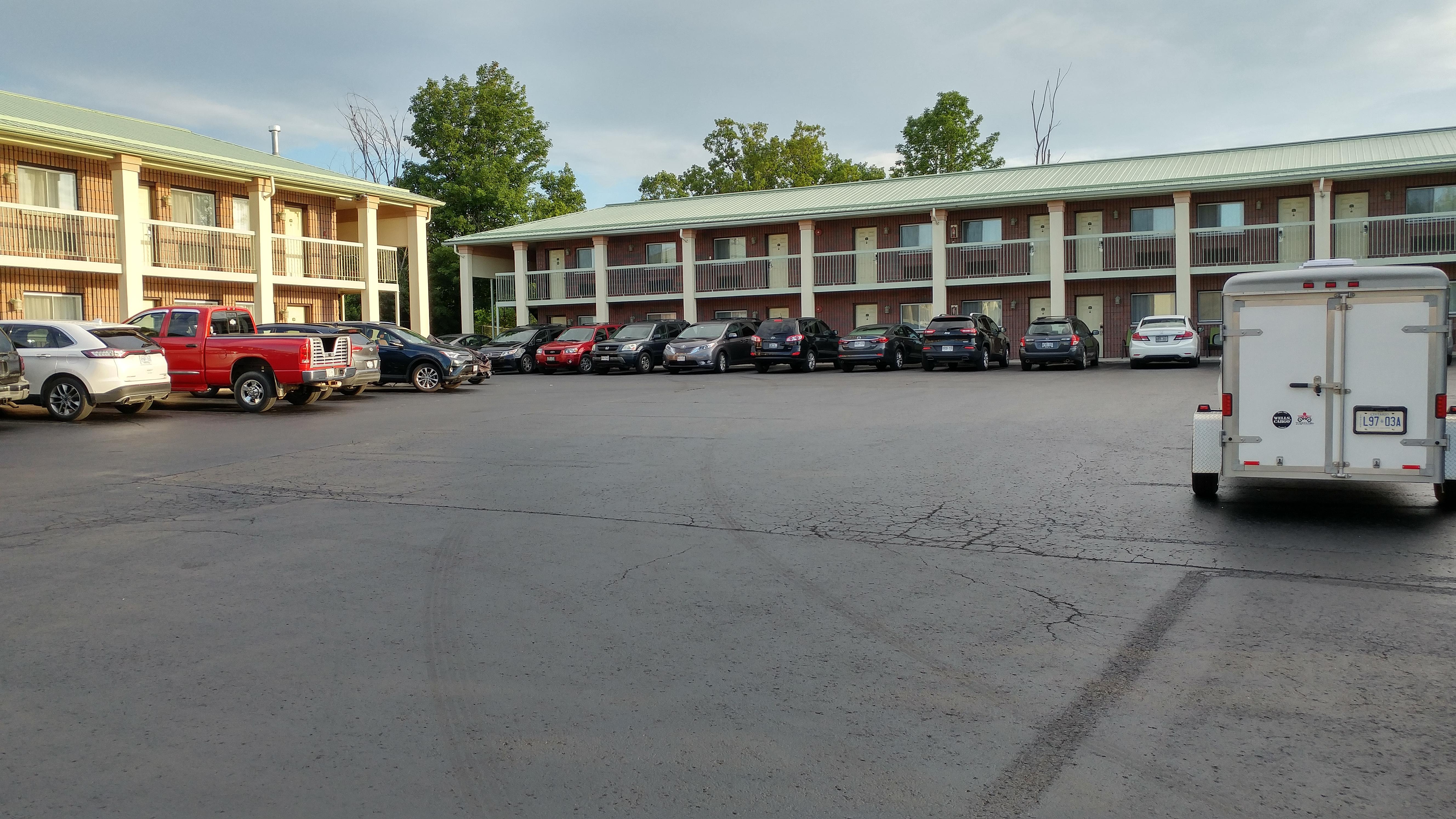 Quality Inn & Suites 1000 Islands Gananoque Extérieur photo